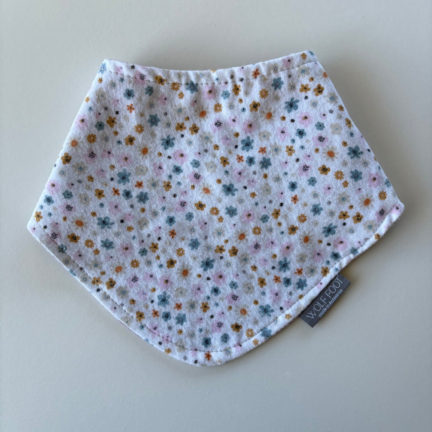 Bandana Bib | Crinkle lilac
