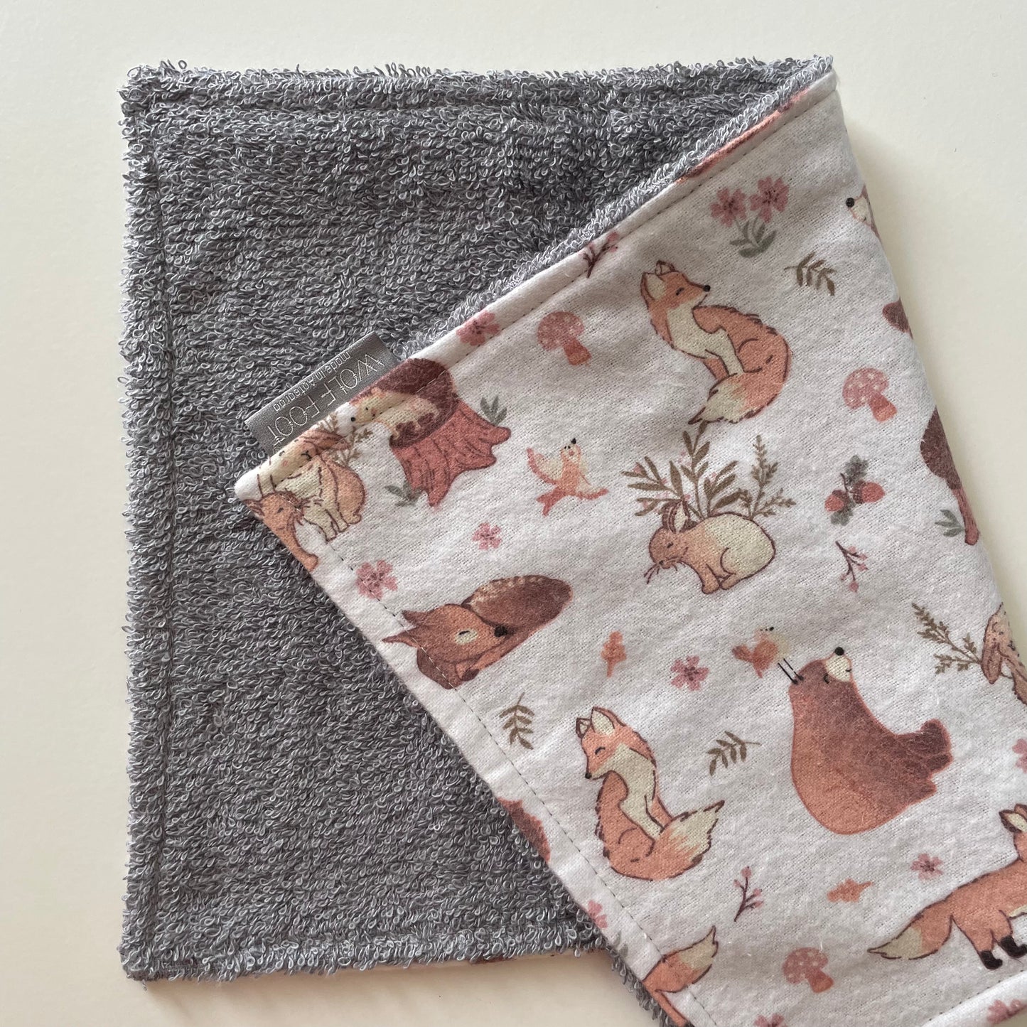 Burp Cloth | Peachy woodland