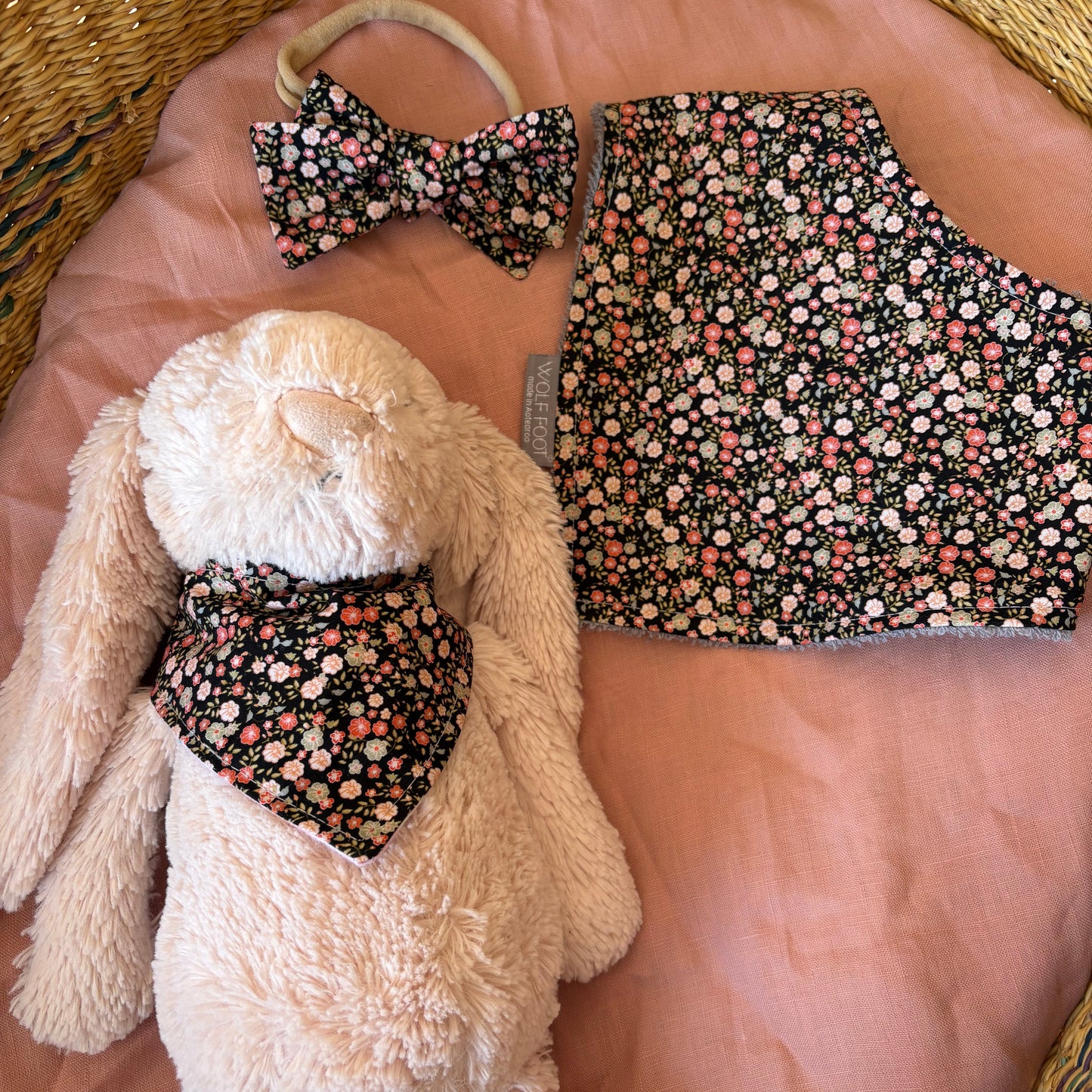 Bib for a toy