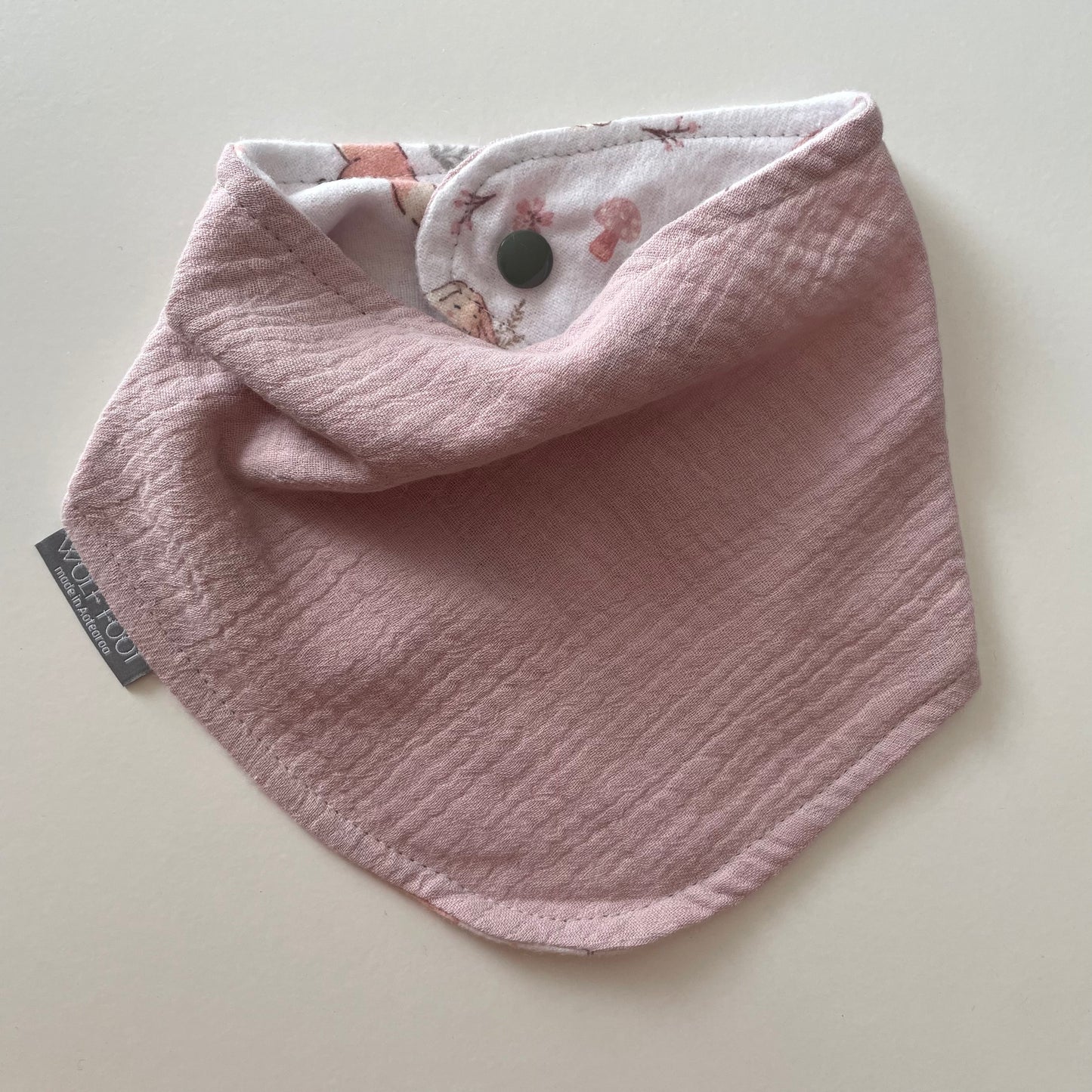 Bandana Bib | Pink crinkle