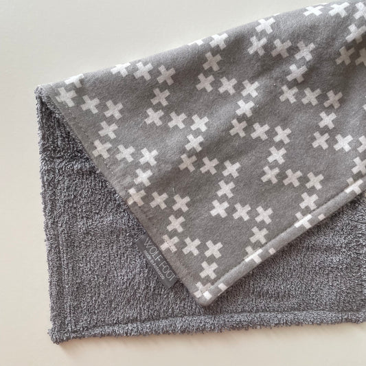 Burp Cloth | Grey crosses